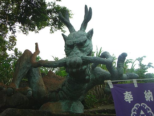 祠の龍